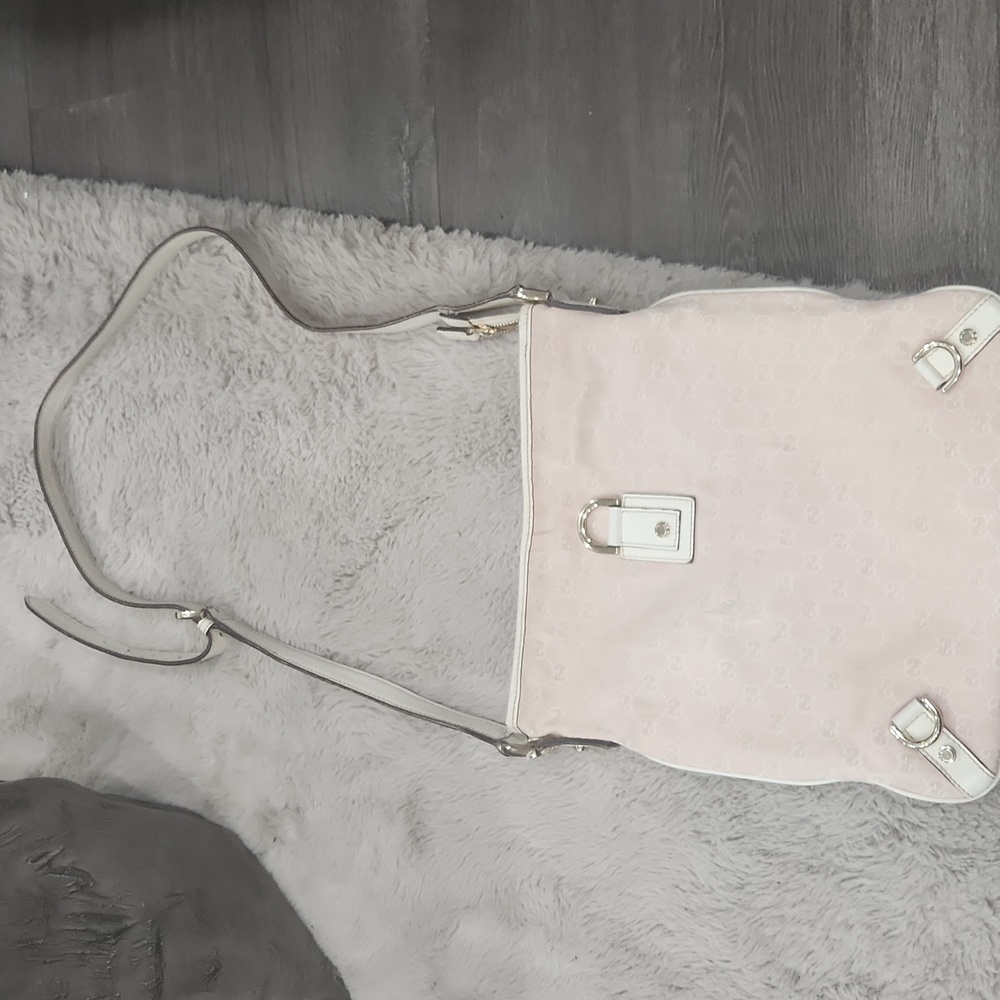 Gucci Pink Crossbody Bag with Gold Accents - Picture 2 of 15